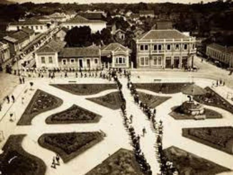 Centro de Campo Largo mudou ao longo dos anos, mas essência permanece 