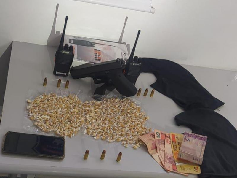 GM prende jovem com grande quantidade de drogas e arma em Campo Largo