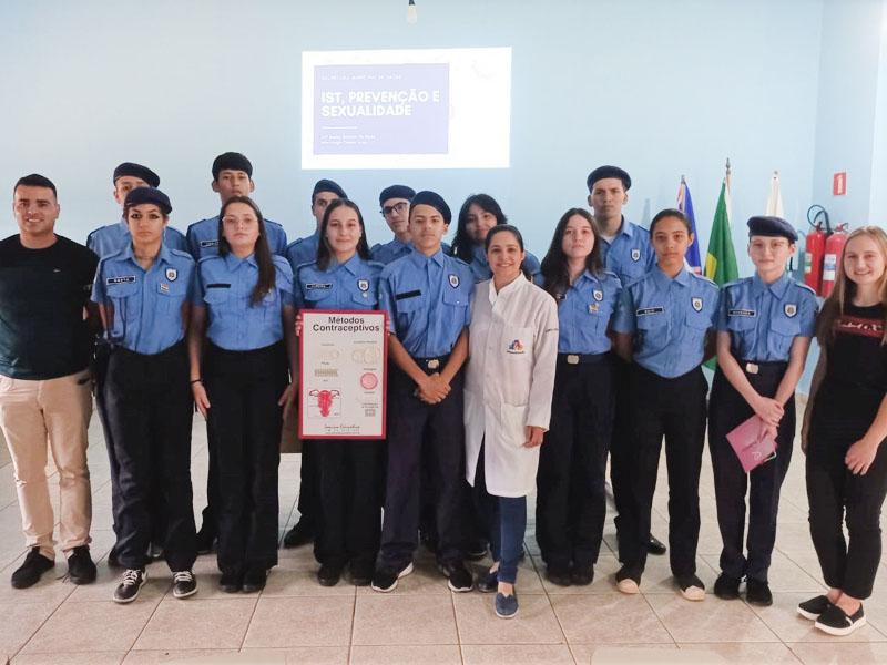 Adolescentes da Guarda Mirim participam de palestra sobre prevenção e sexualidade