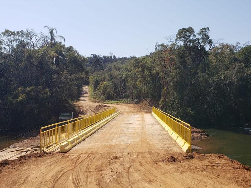 Ponte que liga Castro a Campo Largo é entregue à população 