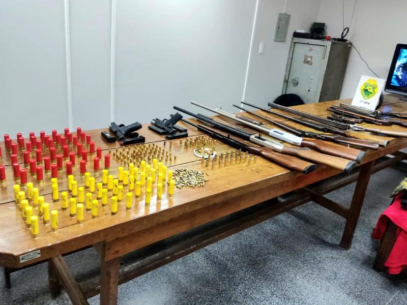 Arsenal de armas e munições é apreendido pela Polícia Militar na região da Ferraria 