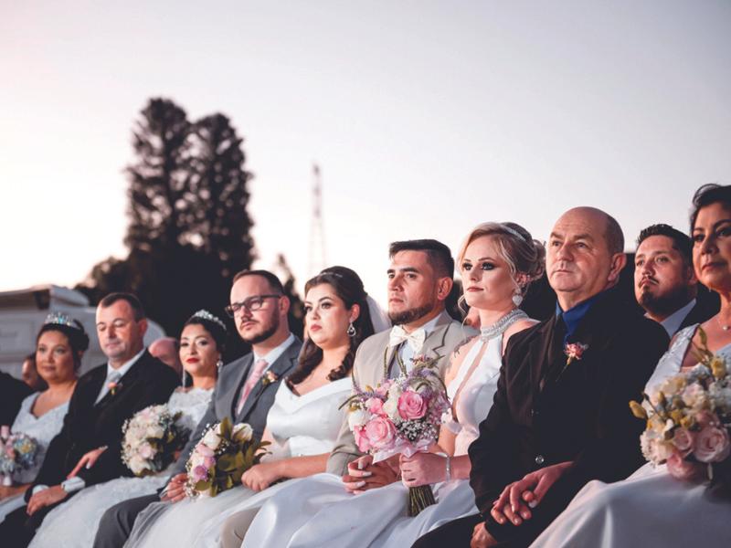 Transporte Paulista comemora 35 anos de fundação e celebra data com casamento coletivo de colaboradores 