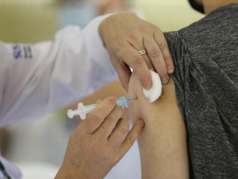 Vacinação contra Covid-19 para toda a população se encerra em dezembro