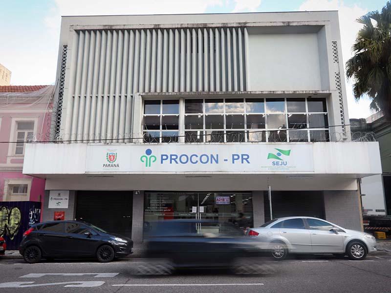 Procon dá dicas para consumidor evitar problemas na compra de presentes para o Dia das Mães