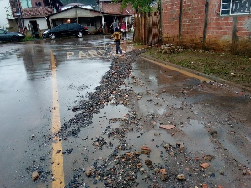 Prefeitura recebe doações para famílias afetadas pela chuva