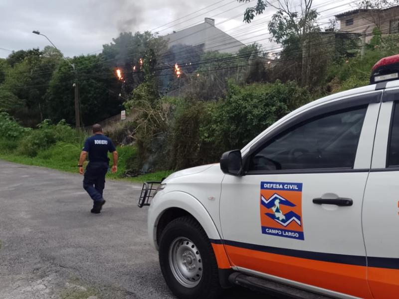 Corpo de Bombeiros de Campo Largo atendem com frequência incêndios em vegetações 