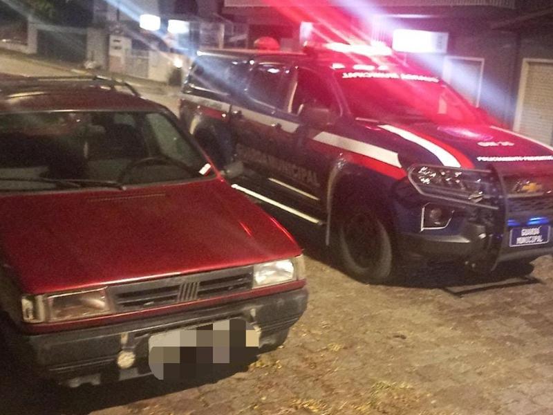 Casal preso pela Guarda Municipal na PR-510 suspeitos de fugir com carro em negociação de venda 