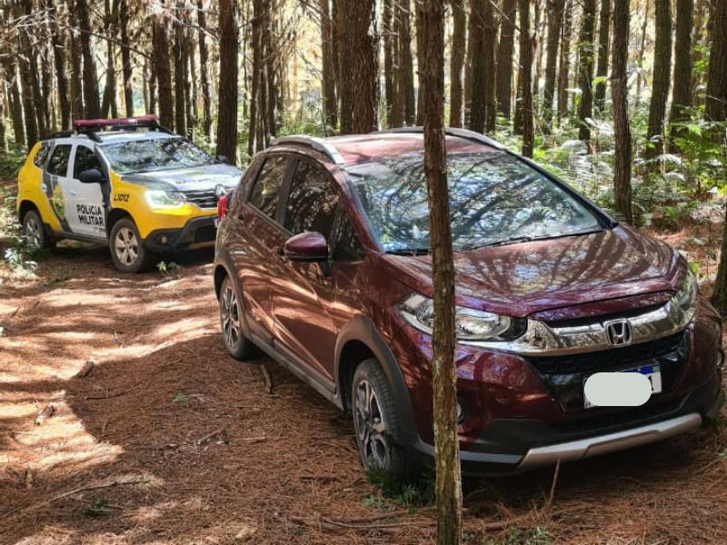 Honda vermelho tomado de roubo na região do Retiro é recuperado pela PM em Bateias 