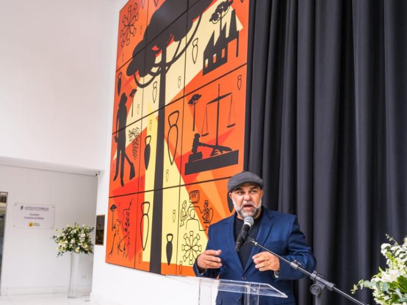 Painel “Nossa Terra” do campo-larguense Toto Lopes é inaugurado no TRT-PR