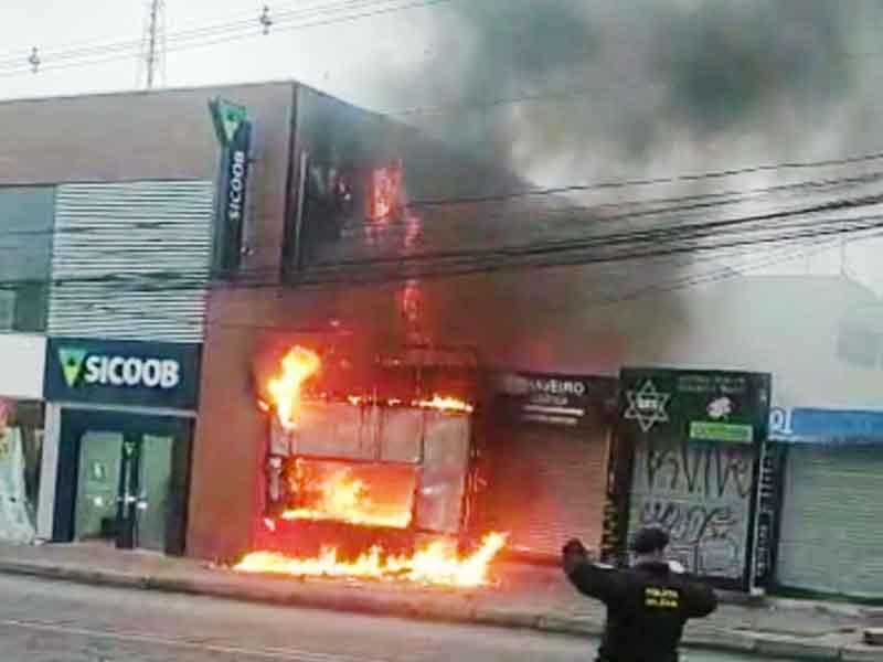 Corpo de Bombeiros orienta a como manter os estabelecimentos seguros contra incêndios 