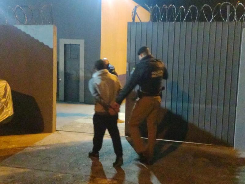 Policiais da 3ª Cia de Campo Largo prendem procurado pela Justiça no Bom Jesus 