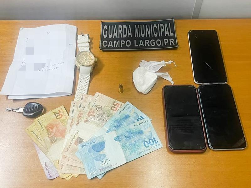 GMCL prende suspeito de tráfico de drogas em abordagem no bairro Rivabem 