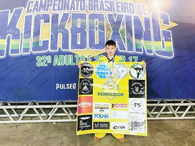 Disputa em categoria superior e ainda  conquista vice-campeonato de Kickboxing