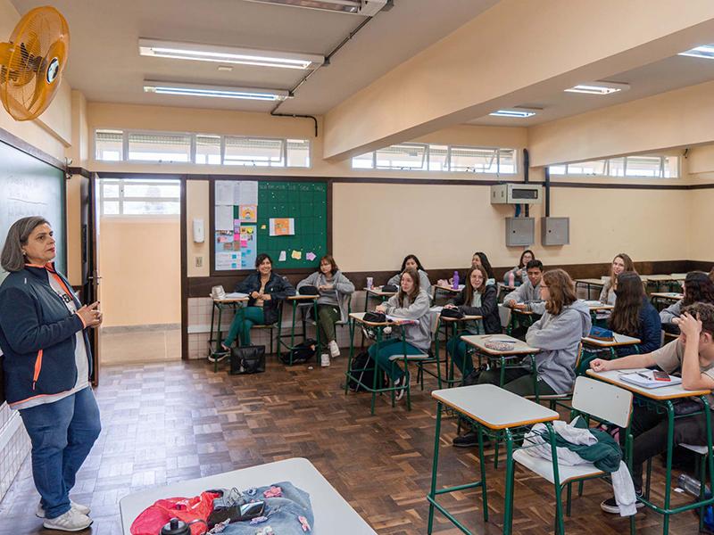  Governo do Paraná publica edital do concurso público para professores