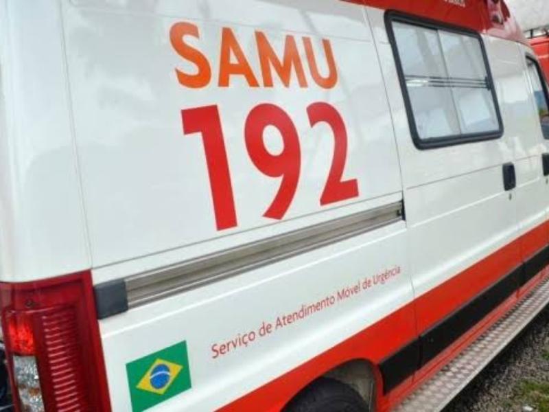 Homem alvejado por vários disparos é socorrido pelo SAMU no bairro Rondinha