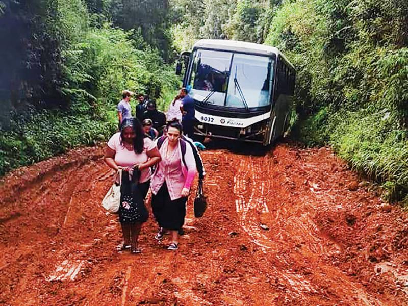 Situação na PR-090 gera preocupação e revolta nos moradores da região