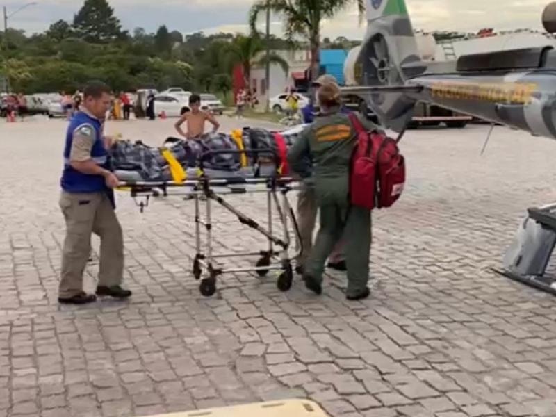 Motociclista fica ferido com gravidade em queda na PR-423 e é socorrido pela aeronave do BPMOA