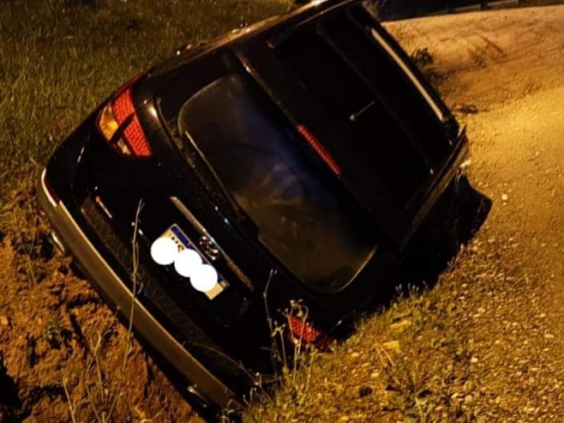 Carro roubado enquanto casal estava na frente de Igreja é abandonado em marginal no São Caetano 