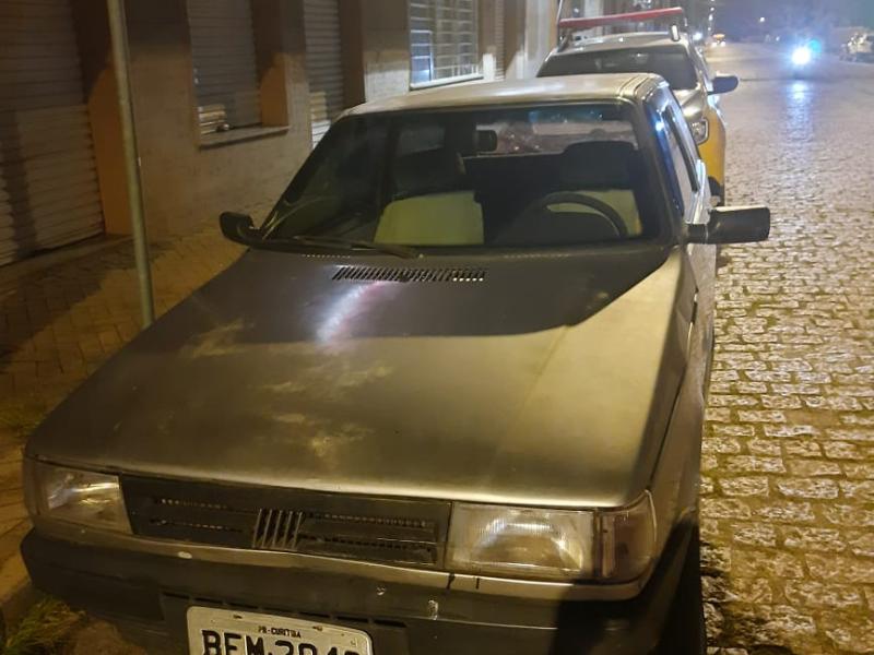 Fiat Uno furtado no Cajuru foi recuperado pela PM após adentrar a Muralha Virtual