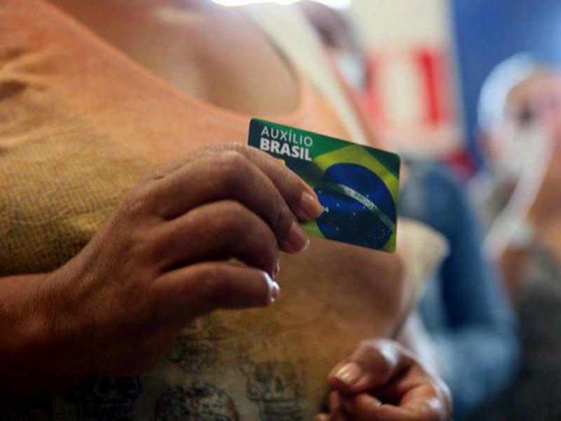 Confira calendário de pagamentos do Auxílio Brasil para 2023