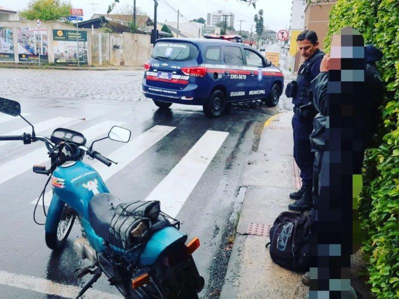 Motocicleta furtada em 2022 em Fazenda Rio Grande é recuperada pela GM de Campo Largo