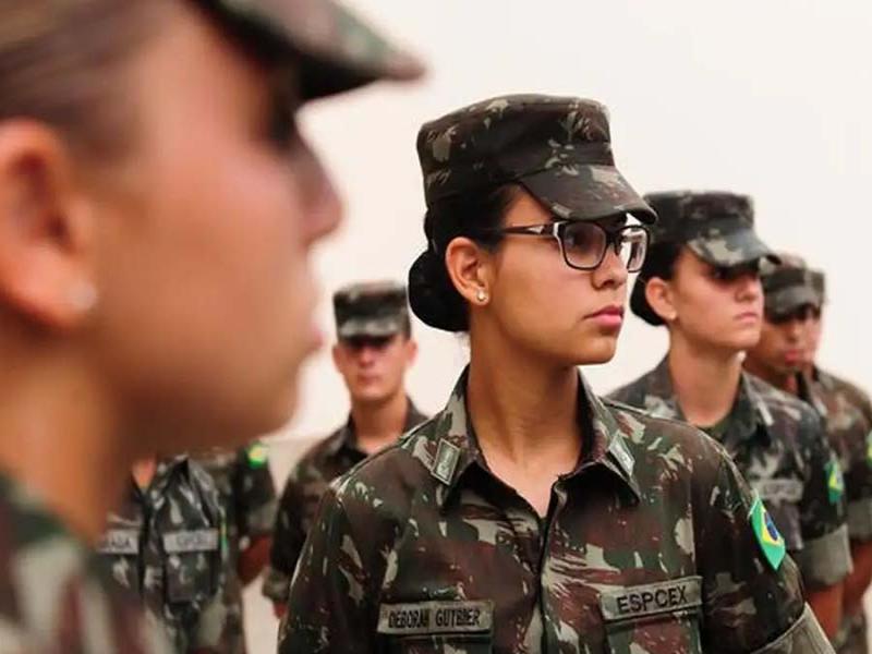 Mulheres poderão se alistar no serviço militar aos 18 anos