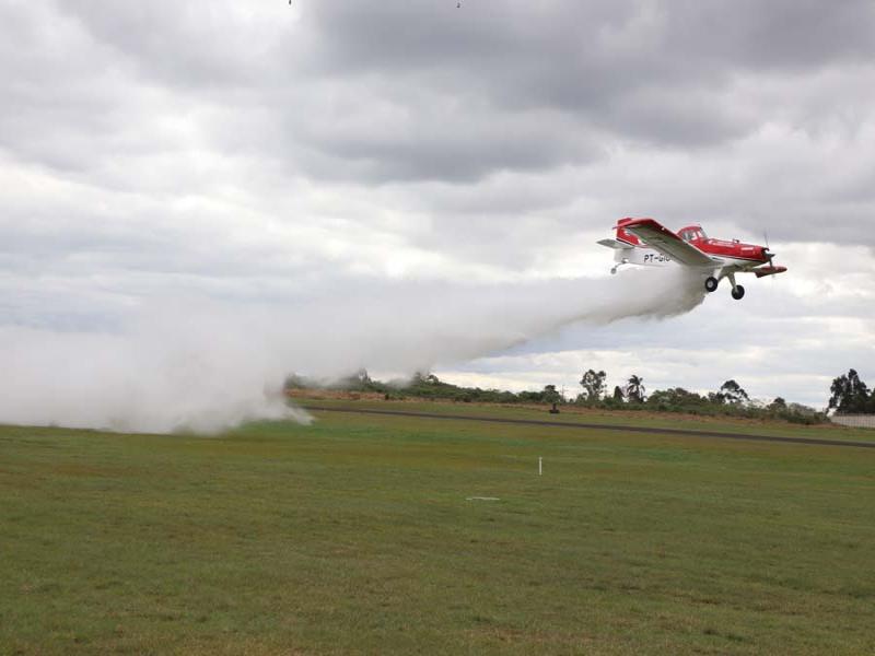 Governo do Paraná contrata aviões para reforçar combate a incêndios florestais 