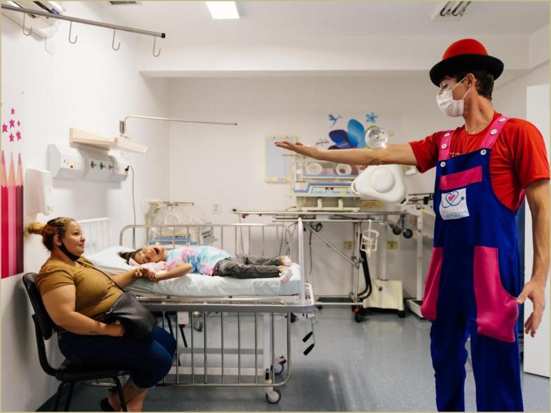 Medicando alegria volta às atividades no Hospital Infantil Waldemar Monastier