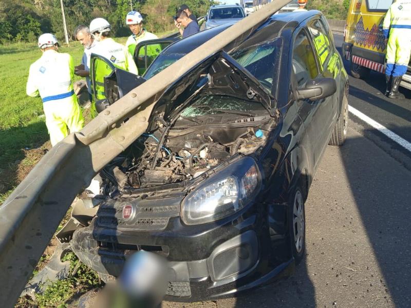 Mulher e criança escapam ilesos de grave acidente no km 125 da BR-277 em Campo Largo 