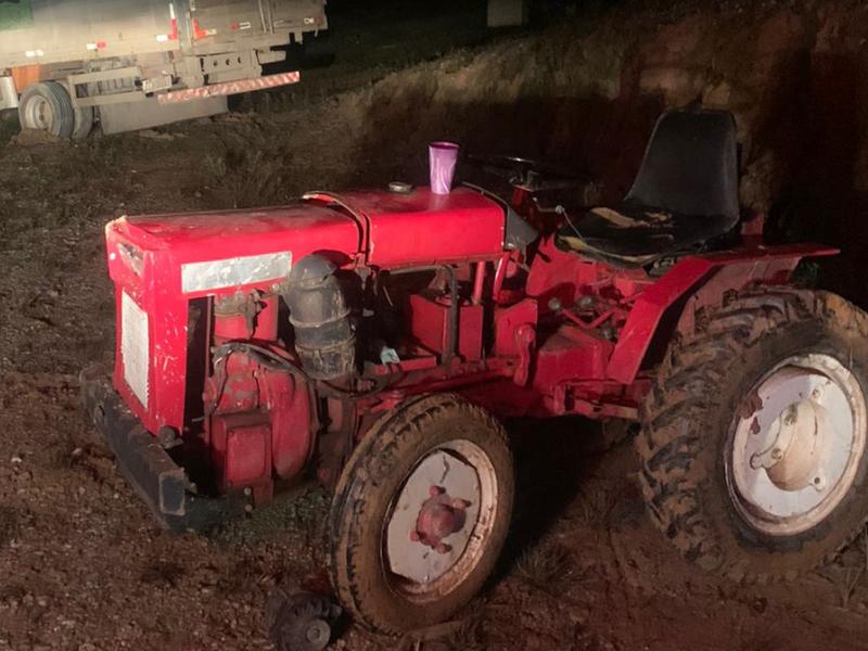 Jovem ferido em acidente com trator em Balsa Nova é socorrido pelas equipes dos Bombeiros e SAMU 