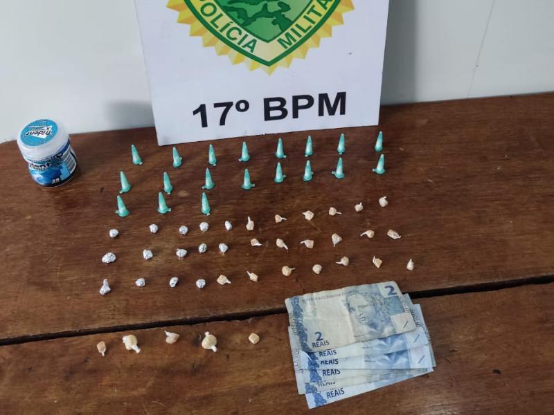 Indivíduo é preso pela Polícia Militar por tráfico de drogas no bairro Bom Jesus 