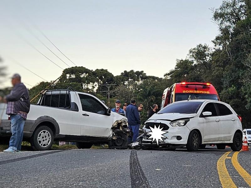 SIATE socorre homem ferido em colisão frontal na Estrada do Cerne, em Bateias 