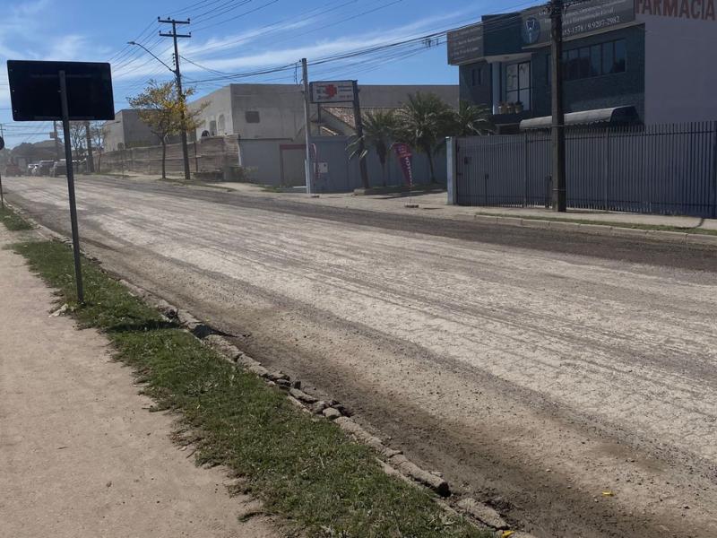 Moradores do Bom Jesus cobram asfalto e Prefeitura diz que atraso foi causado por suspensão em licitação