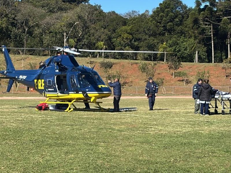 Criança com traumatismo craniano é transferida de helicóptero para hospital em Curitiba