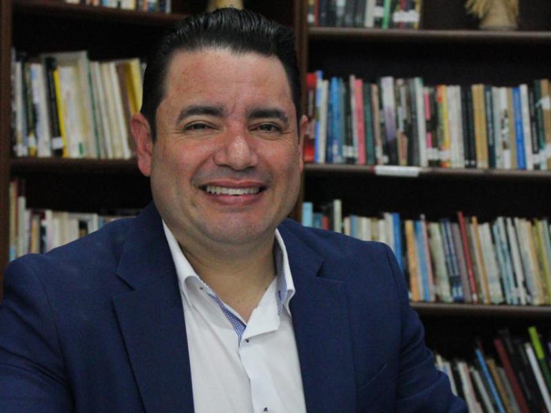 História de superação e legado familiar marcam lançamento do livro “Da graxa ao sucesso”, de Jonas Dalcomuni