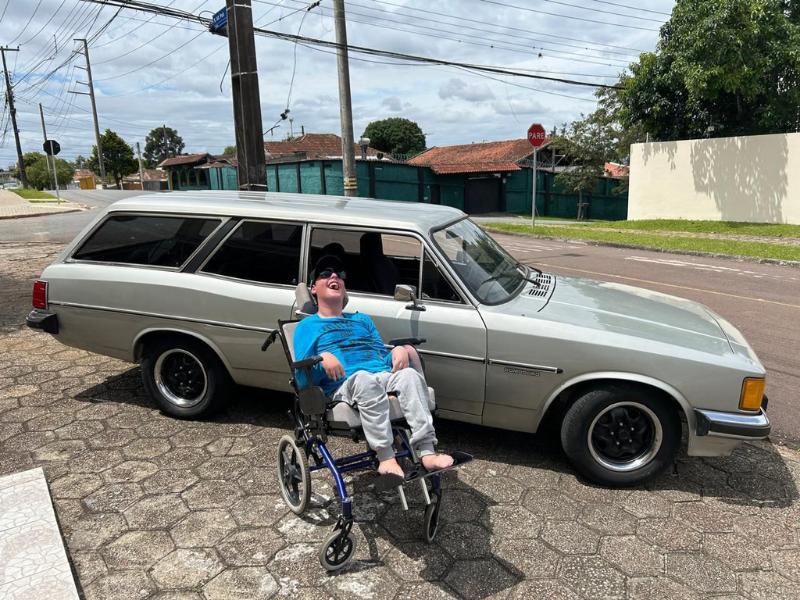 Rifa ajuda pai a manter cuidados com filho com paralisia cerebral