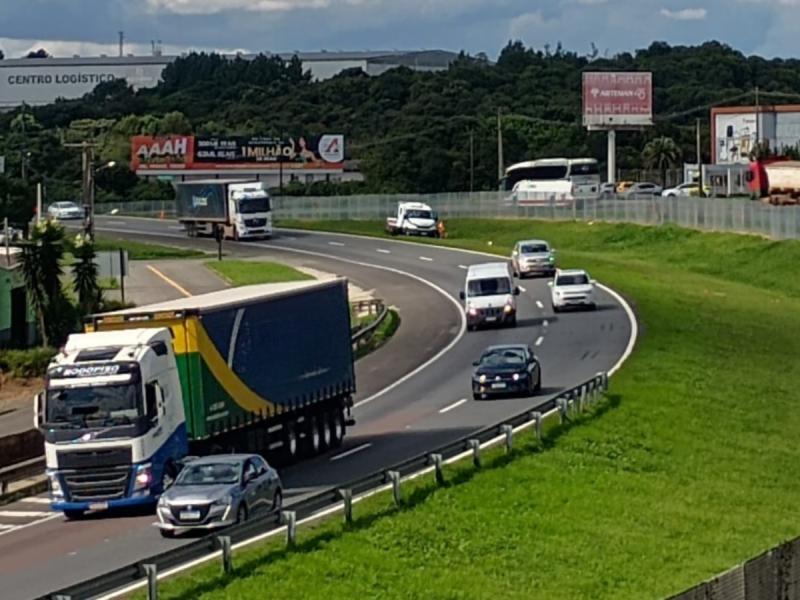 Rodovias do Paraná têm 370 mil veículos e seis mortes durante feriado de Corpus Christi