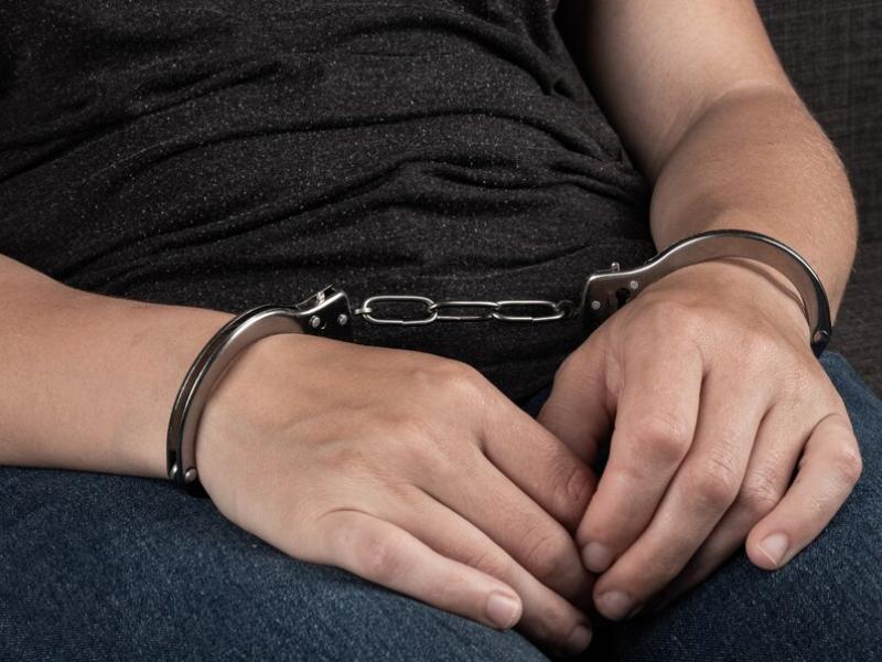 Mulher procurada pela Justiça é presa pela Polícia Militar, no bairro Cercadinho
