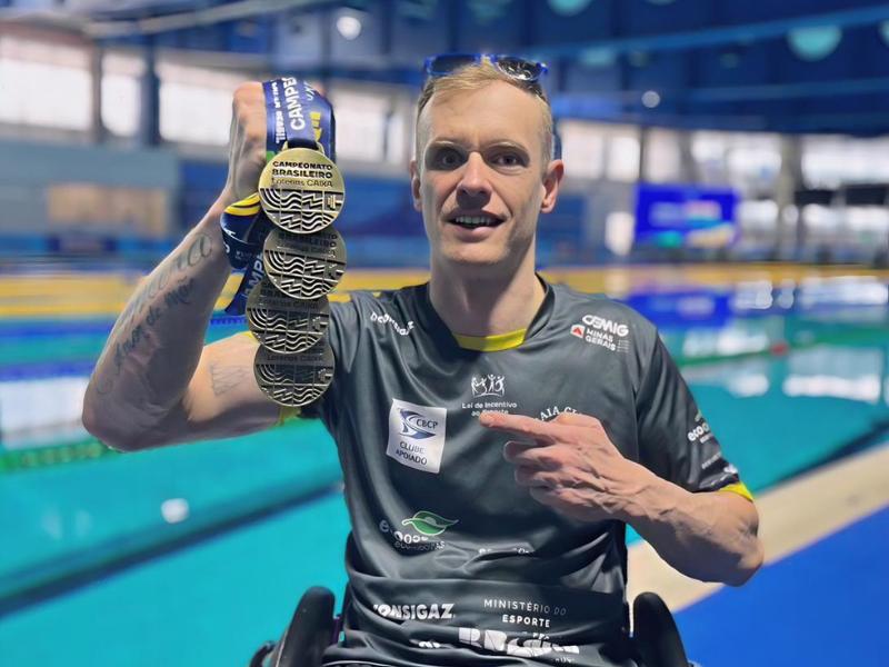 Atleta campo-larguense conquista quatro títulos no Campeonato Brasileiro de Natação Paralímpica