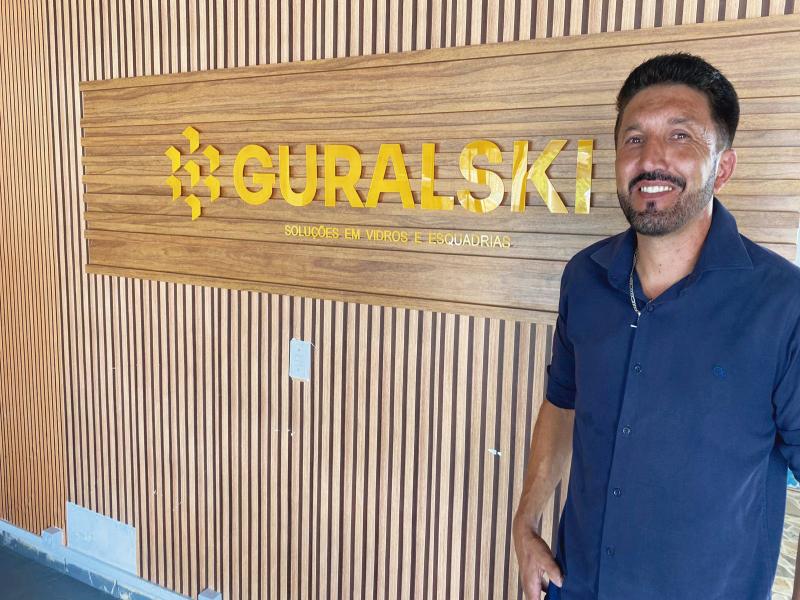 Guralski - Soluções em Vidros e Esquadrias traz mais de 20 anos de experiência e qualidade em serviços e produtos