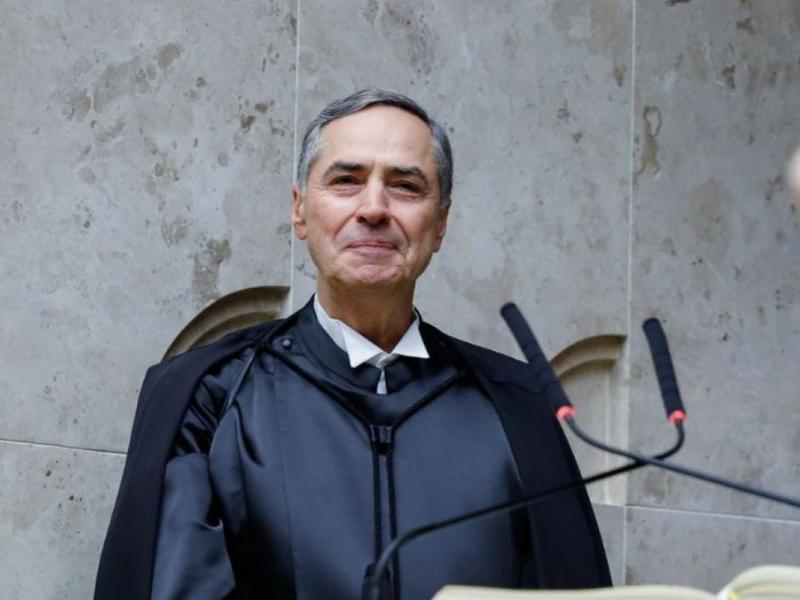 Luís Roberto Barroso anuncia aposentadoria do STF