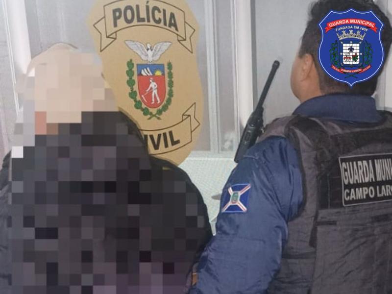 Homem é preso por violência doméstica no bairro Itaqui, em Campo Largo