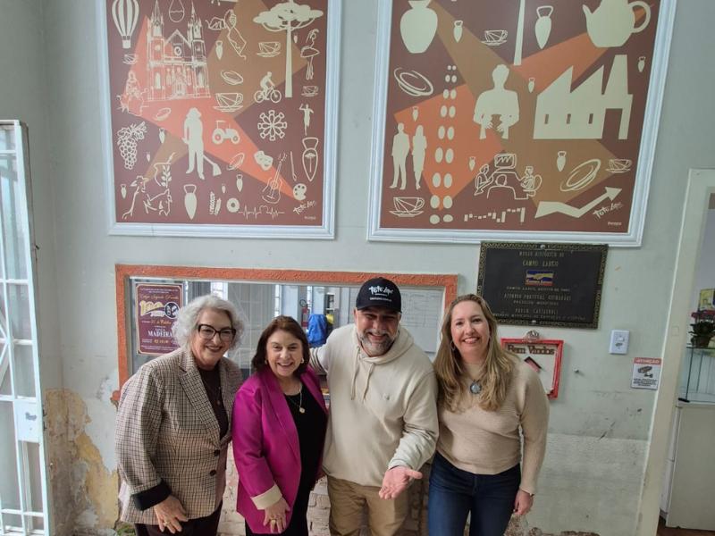 Sindilouça doa ao Museu Histórico de Campo  Largo réplica da obra “Campo Largo, Minha Terra”