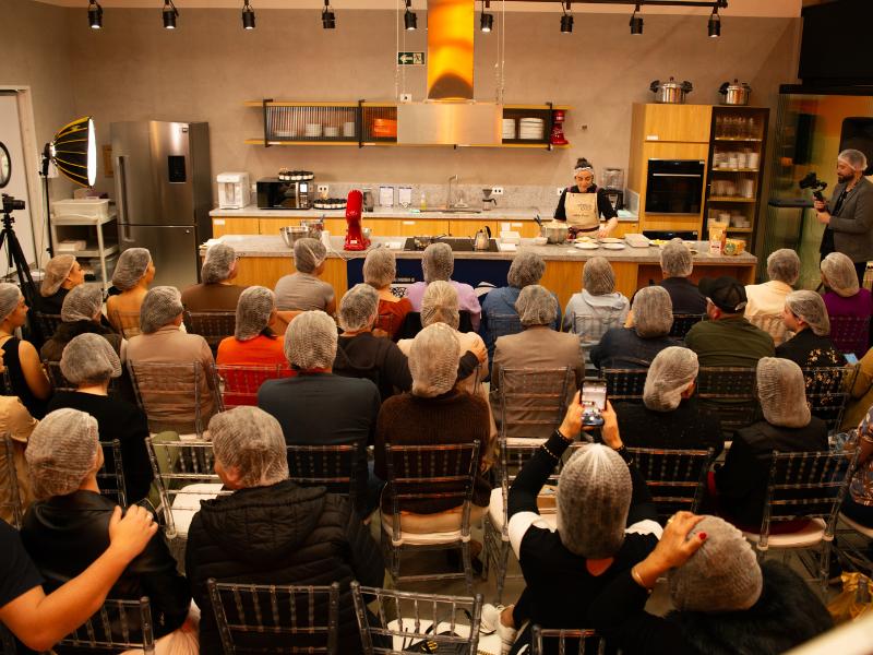 Gastronomia paranaense, ingredientes acessíveis e louças campo-larguenses marcam abertura da Feira da Louça Gourmet 2025