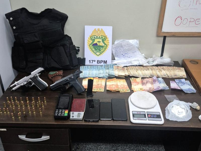 Polícia prende cinco suspeitos de tráfico e apreende armas em Campo Largo; criança de colo estava com o grupo