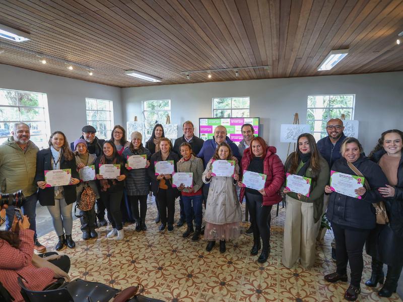 Estado qualifica mulheres trabalhadoras na reciclagem para atuação empreendedora em evento realizado em Campo Largo