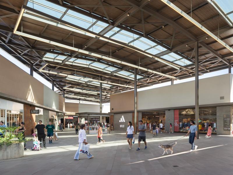 Outlets crescem e ampliam acesso a grandes marcas do varejo