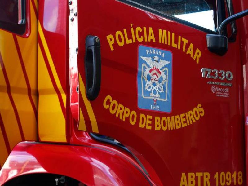 Jovem fica ferido em colisão entre motocicleta e automóvel em Campo Largo