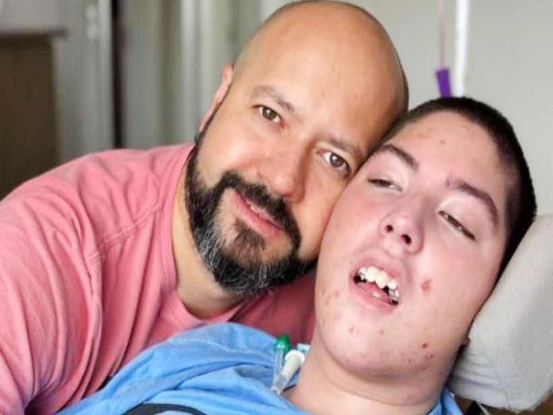 Família rifa Caravan para ajudar com despesas de adolescente com paralisia cerebral