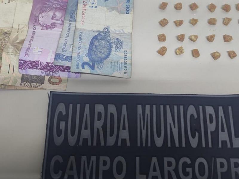 Guarda Municipal apreende 34 pedras de crack e detém suspeito no bairro São Gerônimo